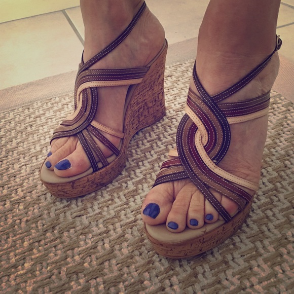 Athena Alexander size 6 wedges