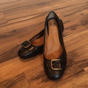Sofft black leather flats