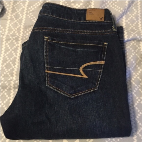 Lightly worn. Size 8 AE Jeans