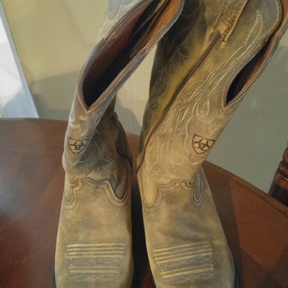 Ariat