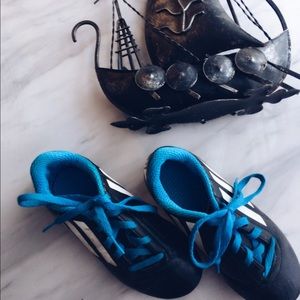 Soccer Star Adidas Puntero cleats
