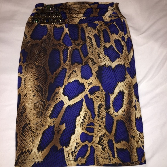 ⚡️FLASH SALE⚡️💥😍sexy NWOT midi skirt😍💥