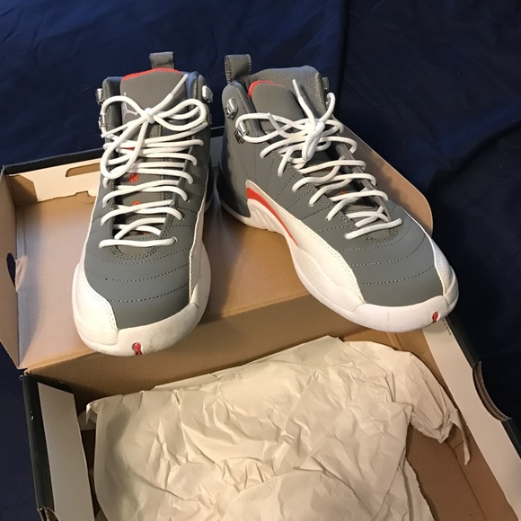 Jordan cool grey w/ orange 12s👟 - Picture 2 of 4