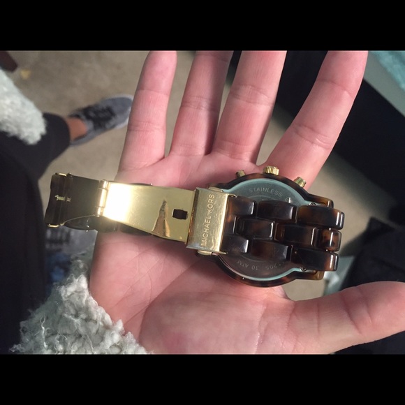 Michael Kors Tortoise Watch - Picture 2 of 3