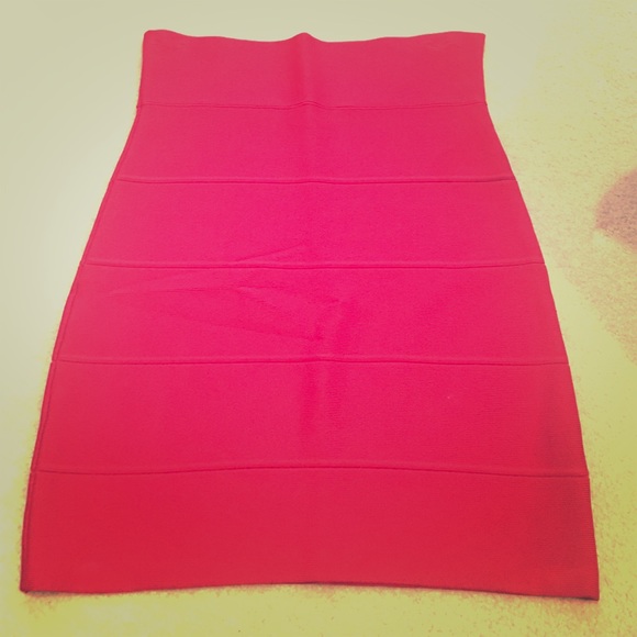 Hot! Red BCBG bandage skirt!!