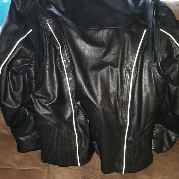 black leather coat - Picture 3 of 3