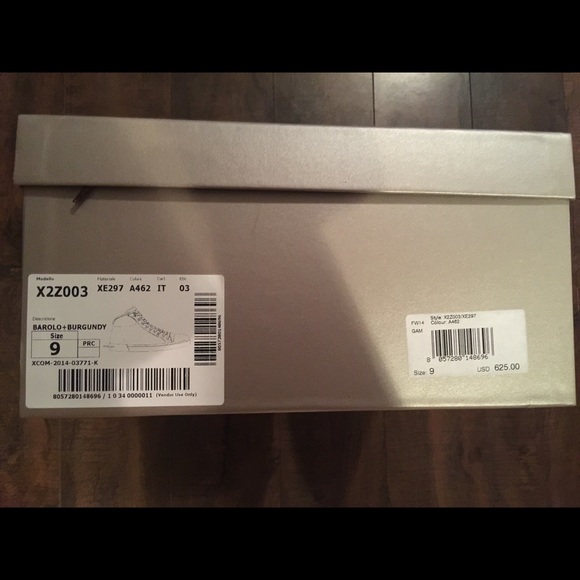 Giorgio Armani Barolo + Burgundy - Picture 3 of 3