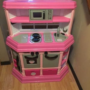 Play kitchen