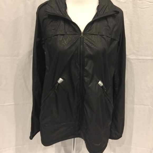 LULULEMON PACK IT UP WATERPROOF JACKET.  SZ 6