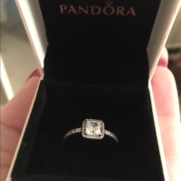 Pandora Ring