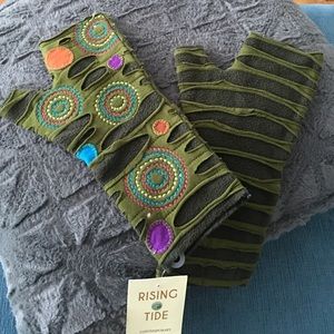 Rising tide texting fingerless gloves