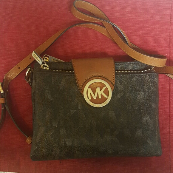Michael Kors cross body purse