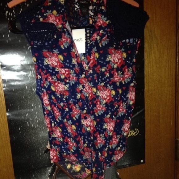 Never worn rue 21 top