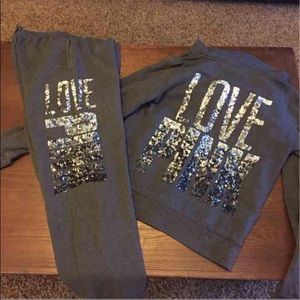 Rare HTF VS PINK fashion show set