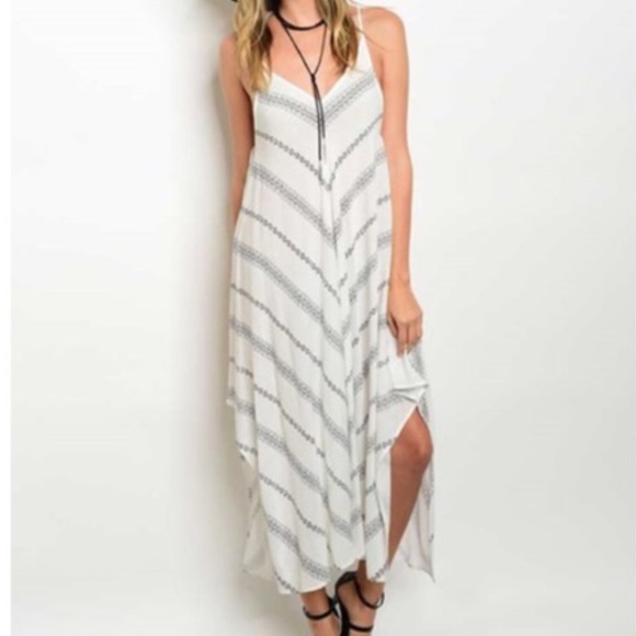 LAST💫White Printed Maxi Dress - Picture 2 of 3