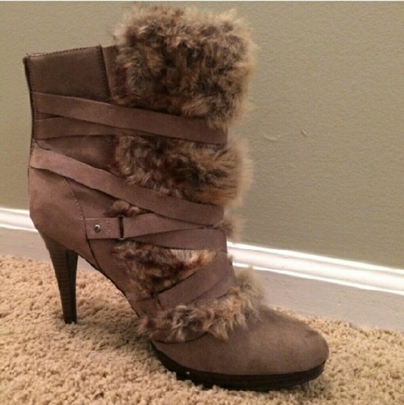 Boots with fur