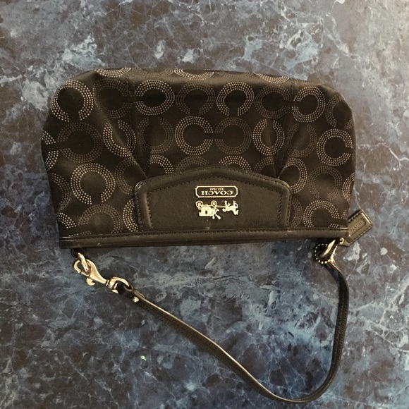 *NEW* COACH WRISTLET