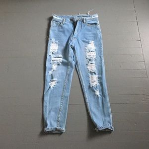 DISTRESSED HIGH WAISTED JEANS
