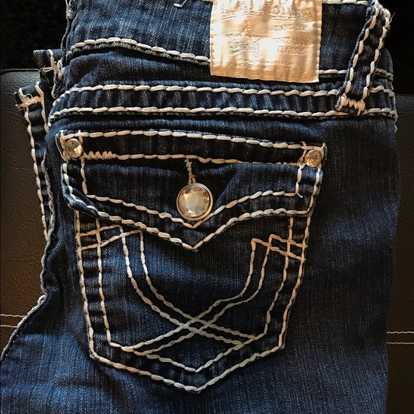 Size 13 LA Idol capris.