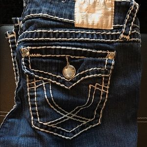 Size 13 LA Idol capris.