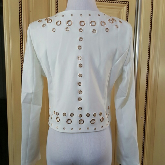 Off white Blazer . - Picture 3 of 4