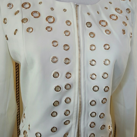 Off white Blazer . - Picture 4 of 4