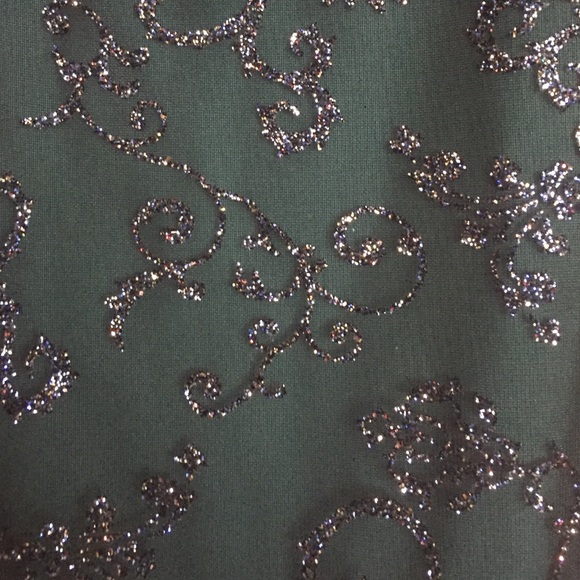 Floor length slim fit dress - Picture 3 of 4