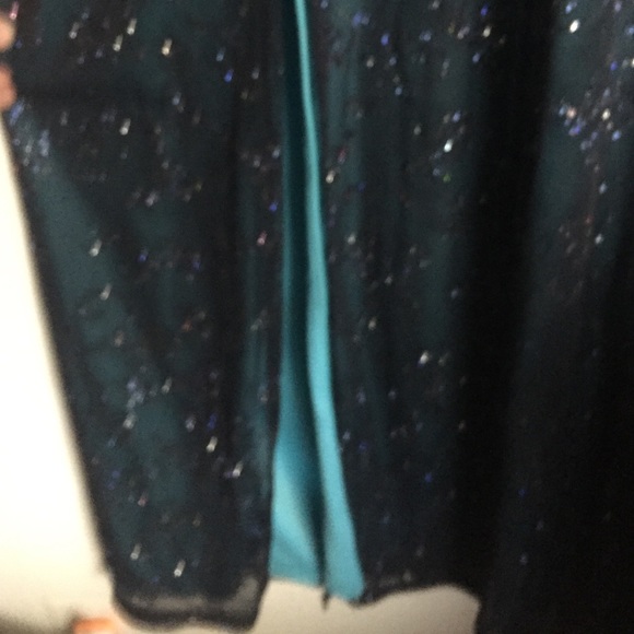 Floor length slim fit dress - Picture 4 of 4