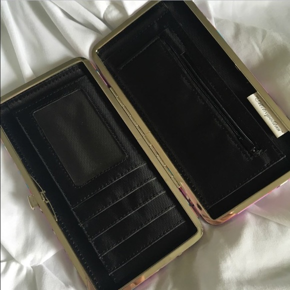Pink patterned wallet - Picture 2 of 2