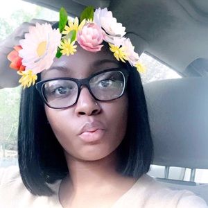 Meet your Posher, Brea
