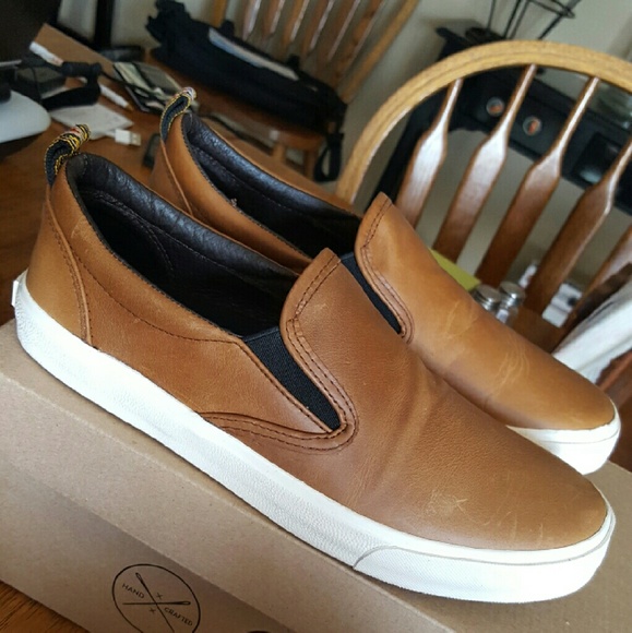 mustang slip on shoes