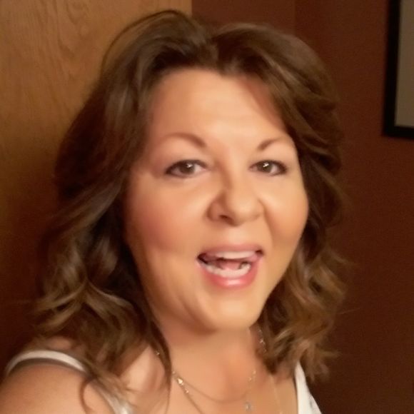 Meet your Posher, Sharon - Picture 1 of 1