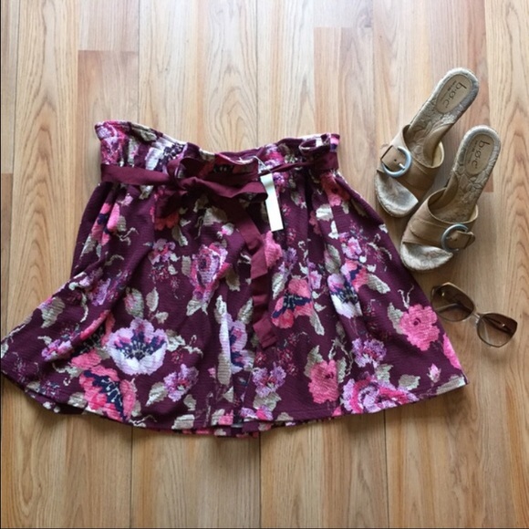 Lauren Conrad Maroon Flowered Skirt! TAGS attached
