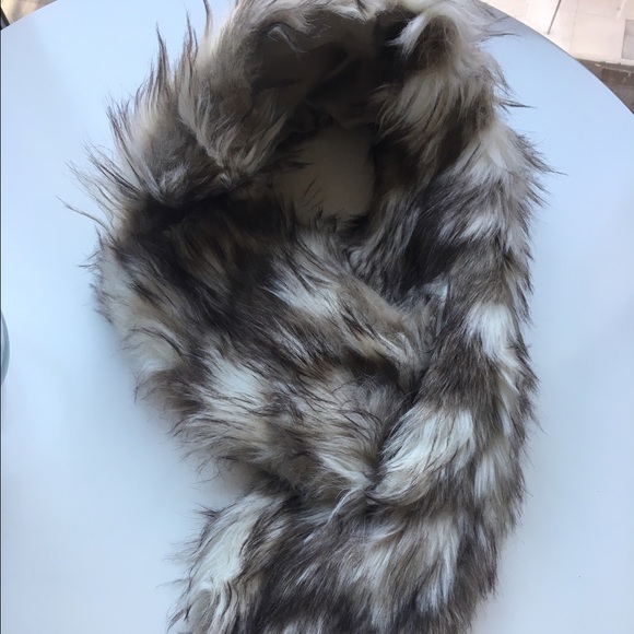 Faux fur scarf from Aritzia in New York City.