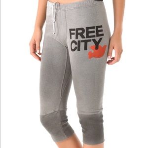 FREECITY 3/4 Sweatpants