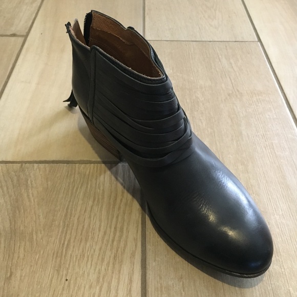 Clark's black ankle boot