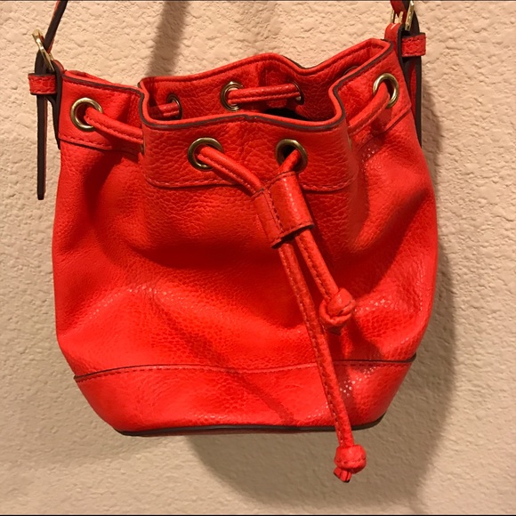 Neiman Marcus Bags - Neiman Marcus poppy faux leather bucket bag purse Neiman Marcus Bags - Neiman Marcus poppy faux leather bucket bag purse
