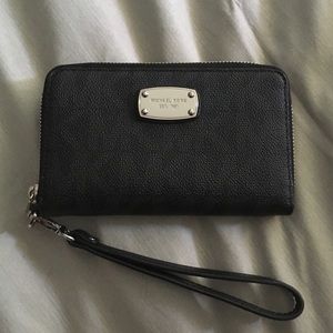 Michael Kors Wristlet