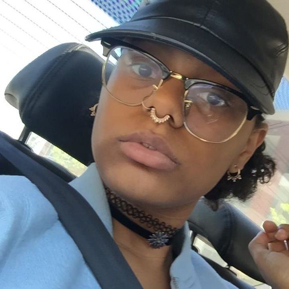 Meet your Posher, Nina