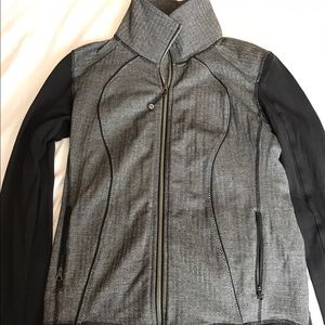 NWOT lululemon zip-up 👻