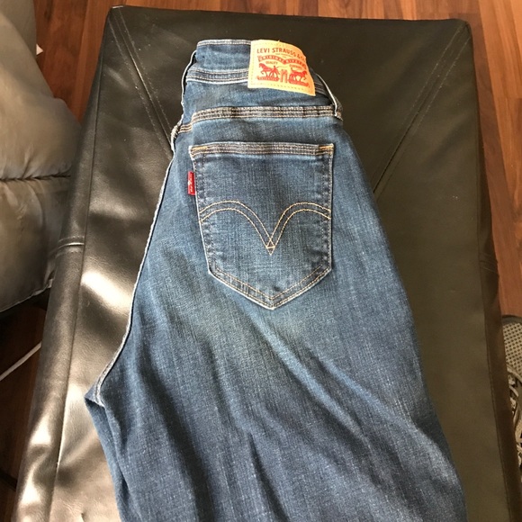 NWOT Levi's 529 curvy boot size 8 regular