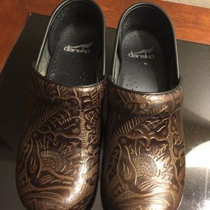 Dansko size 37 brown shoes