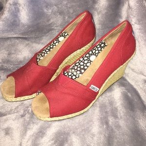 Woman's Toms Red Wedges