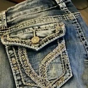 ARIYA JEANS