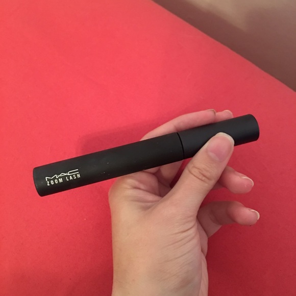 MAC Zoom Lash