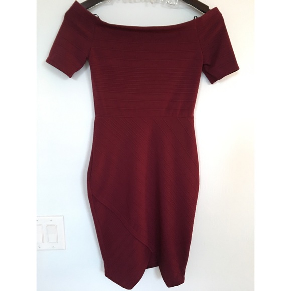 🆑 Burgundy Off the Shoulder Wrap Dress - Picture 2 of 4