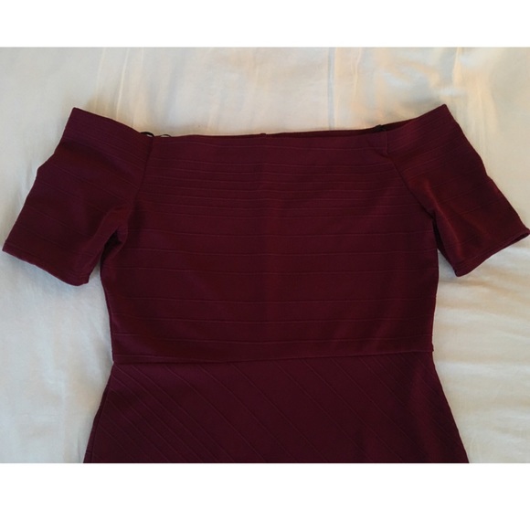 🆑 Burgundy Off the Shoulder Wrap Dress - Picture 3 of 4
