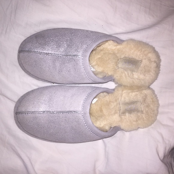Ugg slippers - Picture 2 of 4