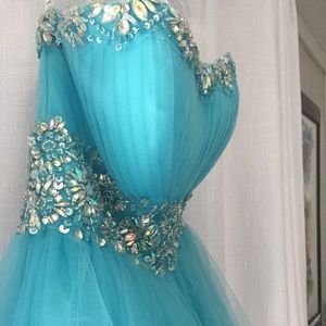 Fiesta Fashion 25056. Aquamarine dress.