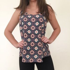 Patterned tan top with lace detailing